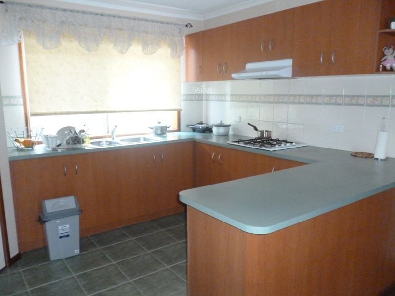 12 Greenock Crescent, Cranbourne East VIC 3977