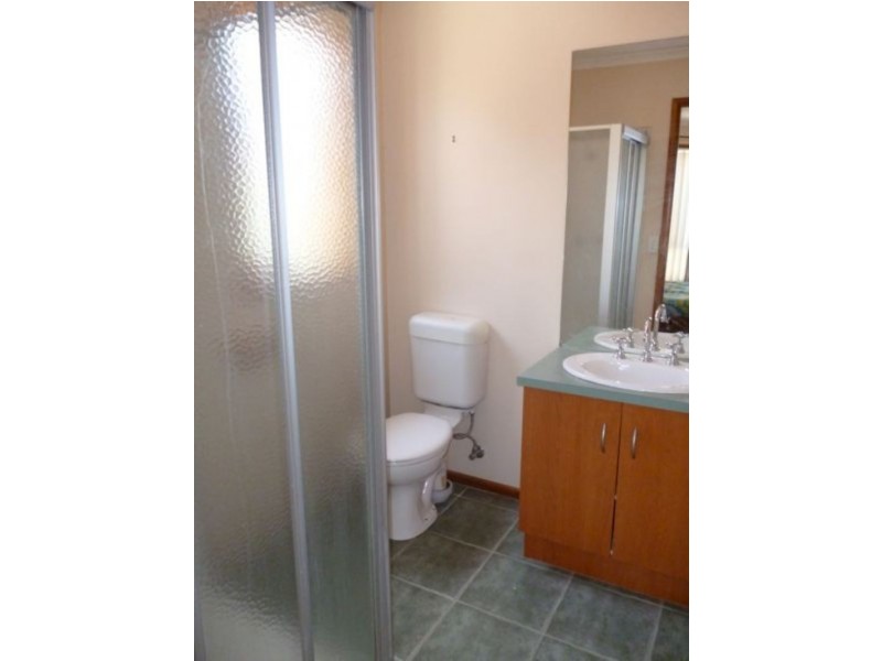 12 Greenock Crescent, Cranbourne East VIC 3977