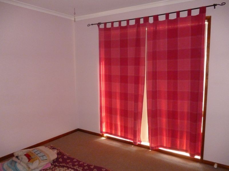 12 Greenock Crescent, Cranbourne East VIC 3977