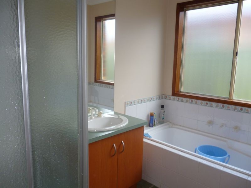 12 Greenock Crescent, Cranbourne East VIC 3977