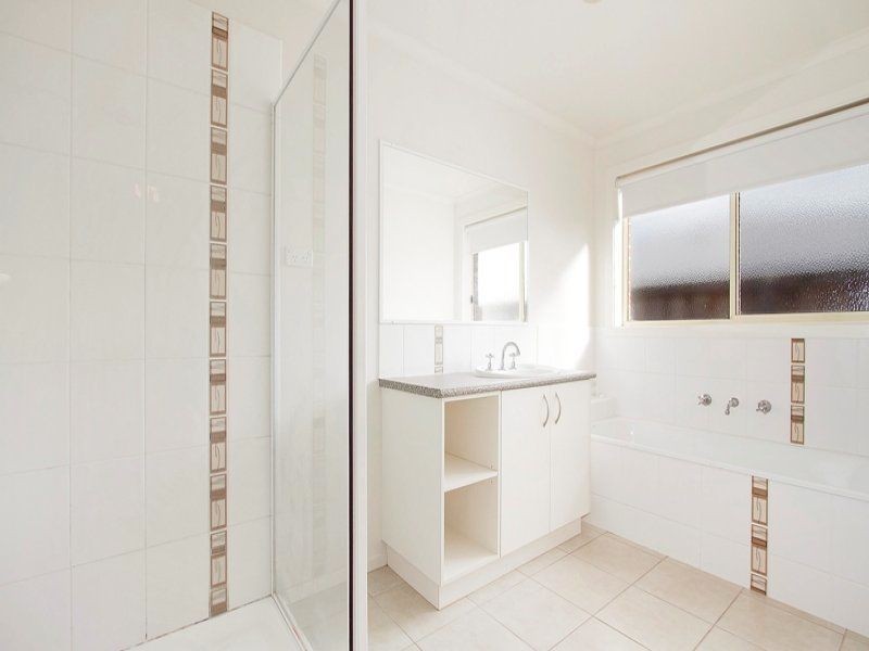 1/107 Breens Road, Cranbourne West VIC 3977