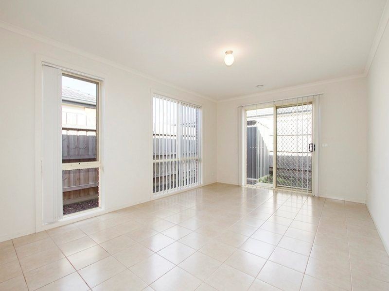 1/107 Breens Road, Cranbourne West VIC 3977