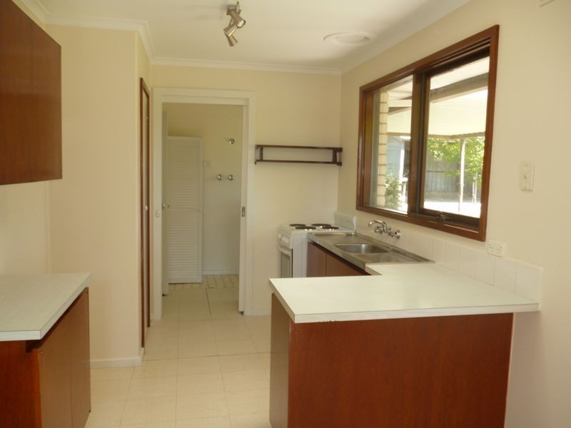 17 Scott Road, Cranbourne South VIC 3977