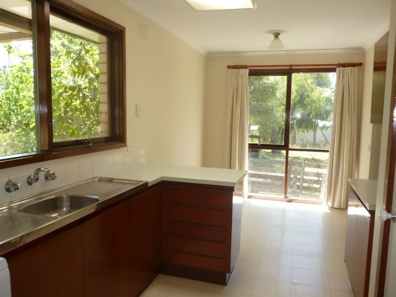 17 Scott Road, Cranbourne South VIC 3977