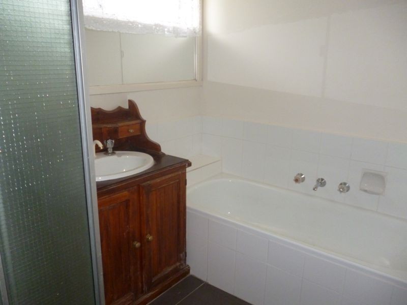 28 Cochrane Street, Cranbourne VIC 3977