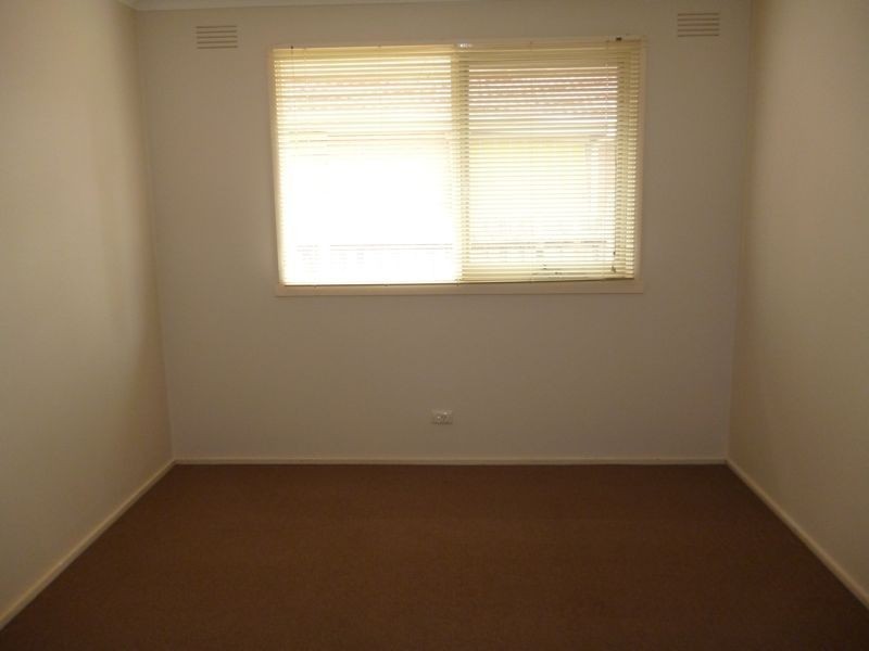 8 Lorna Street, Cranbourne VIC 3977