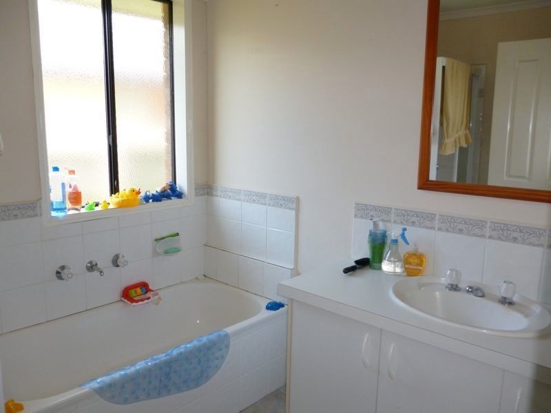 40 Trafalgar Way, Cranbourne East VIC 3977