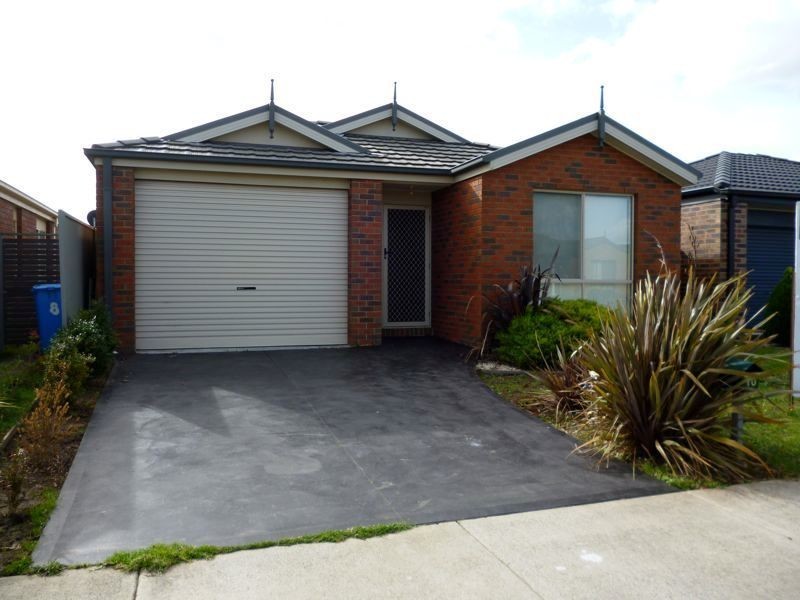10 Tyndall Street, Cranbourne East VIC 3977