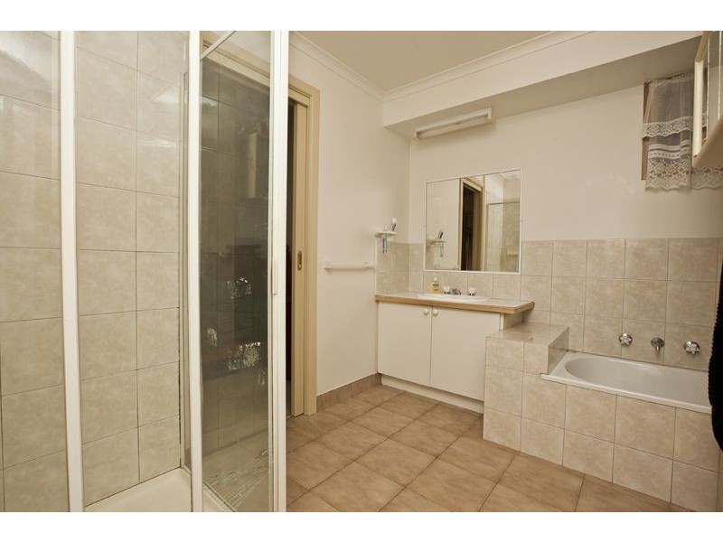 129 Courtenay Avenue, Cranbourne North VIC 3977