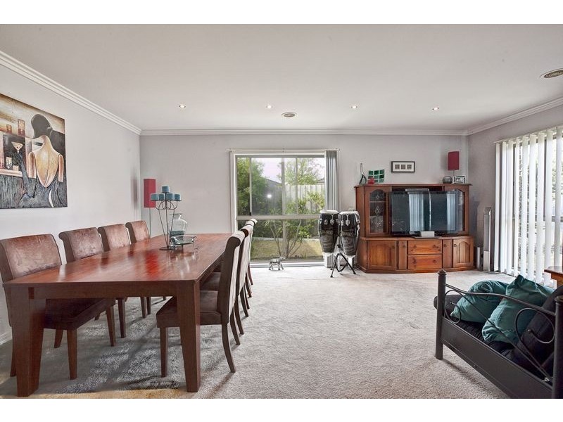 3 Longhirst Avenue, Cranbourne VIC 3977
