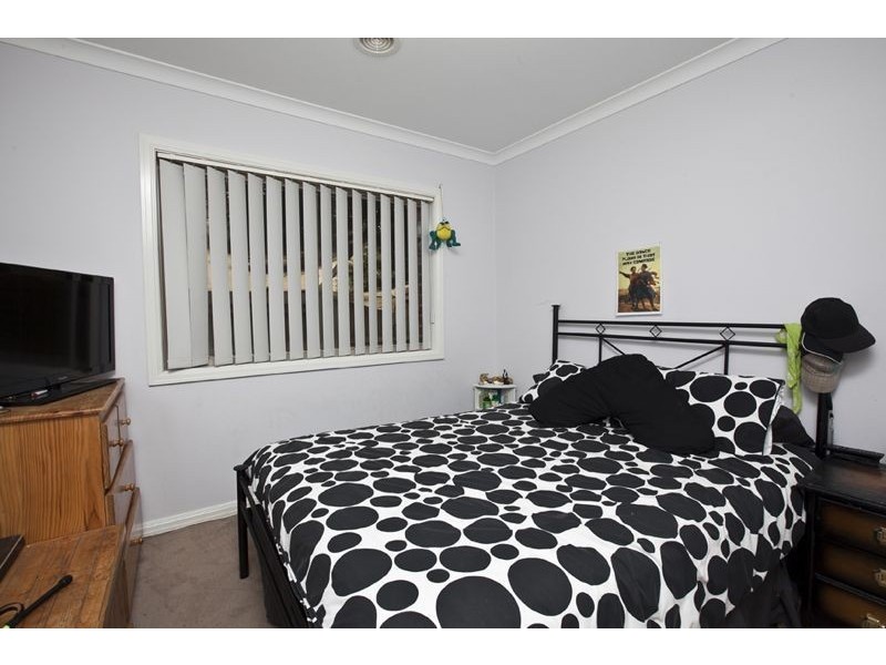 3 Longhirst Avenue, Cranbourne VIC 3977