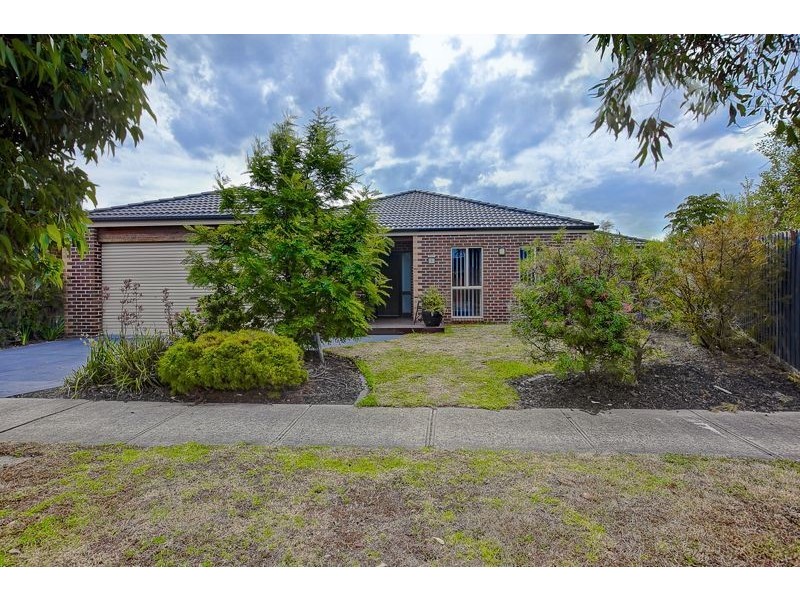 3 Longhirst Avenue, Cranbourne VIC 3977