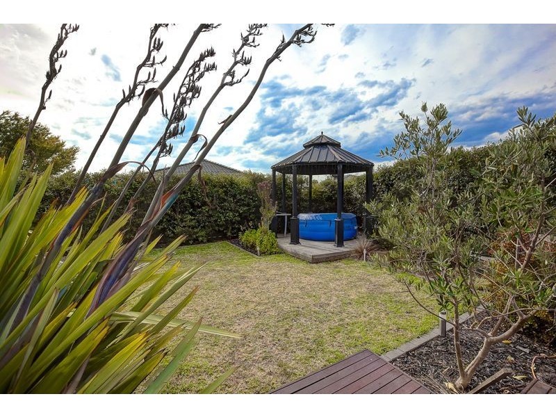 3 Longhirst Avenue, Cranbourne VIC 3977