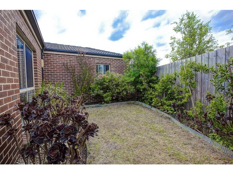 3 Longhirst Avenue, Cranbourne VIC 3977
