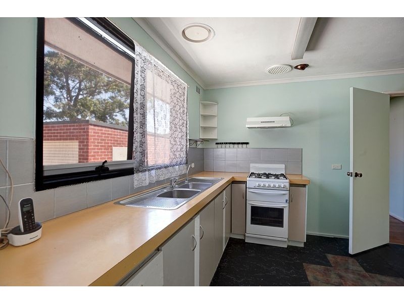 1/41 Fairbairn Road, Cranbourne VIC 3977