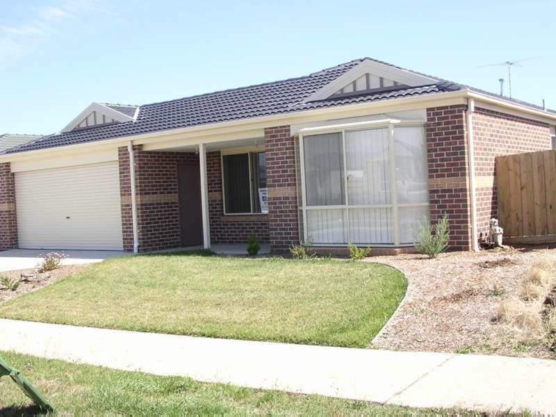 74 Central Parkway, Cranbourne West VIC 3977