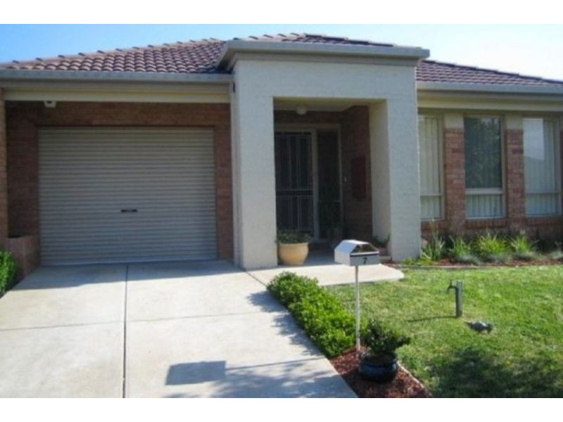 7 Oak Post Place, Cranbourne East VIC 3977