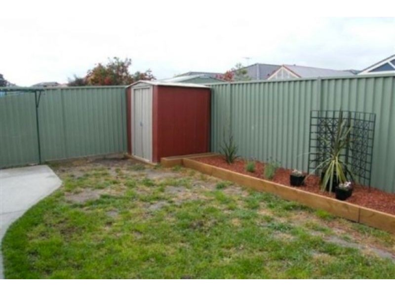 7 Oak Post Place, Cranbourne East VIC 3977