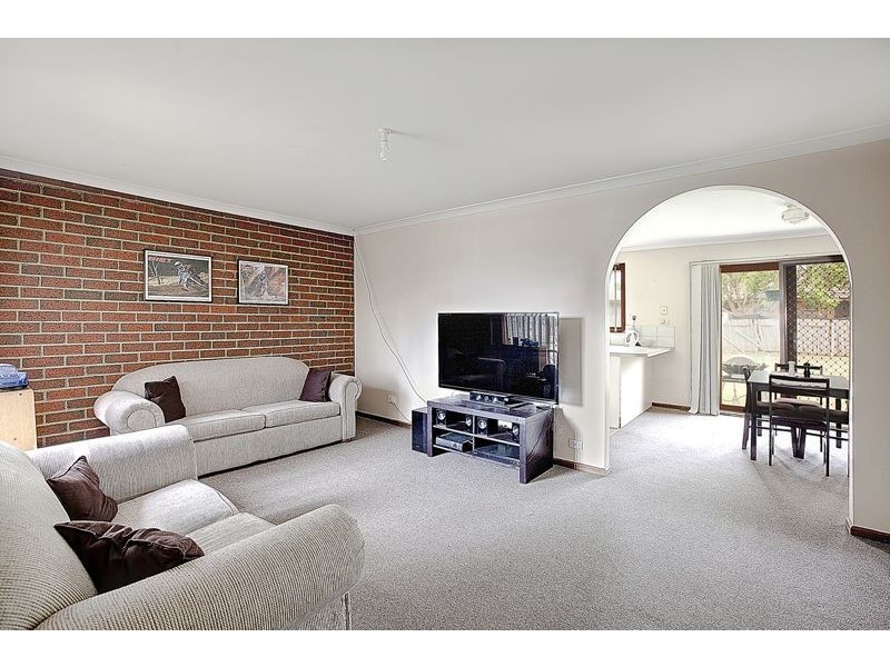 14 Caroline Crescent, Cranbourne West VIC 3977