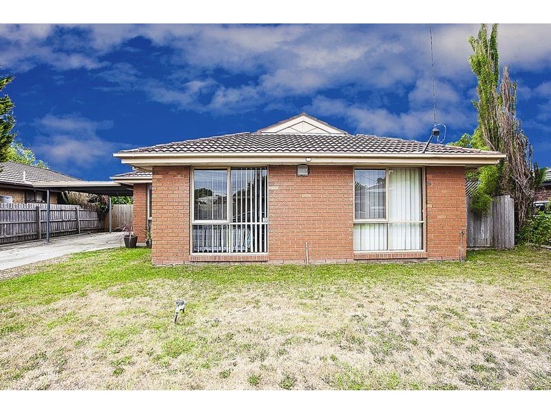 14 Caroline Crescent, Cranbourne West VIC 3977