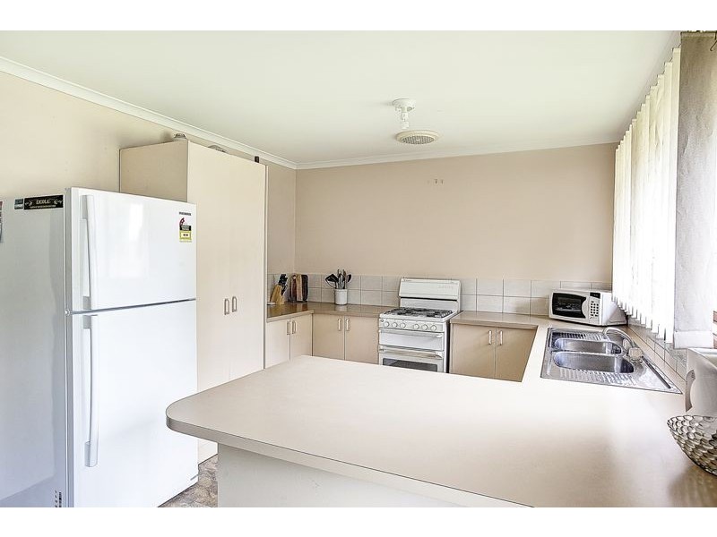 14 Caroline Crescent, Cranbourne West VIC 3977