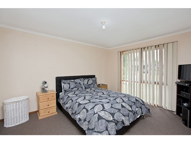 14 Caroline Crescent, Cranbourne West VIC 3977