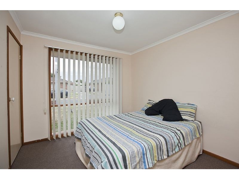 14 Caroline Crescent, Cranbourne West VIC 3977