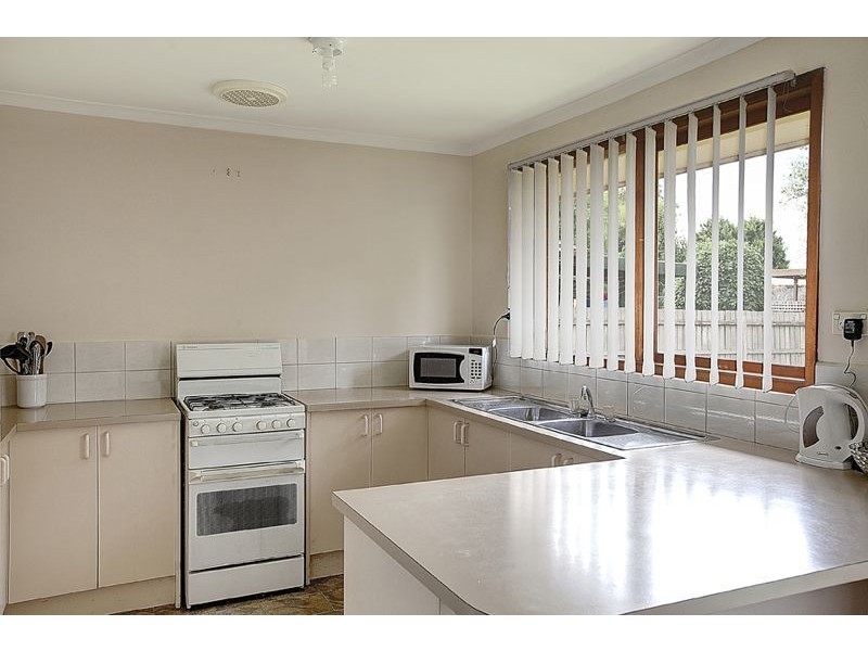 14 Caroline Crescent, Cranbourne West VIC 3977