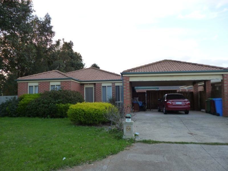 11 Charlotte Place, Cranbourne West VIC 3977
