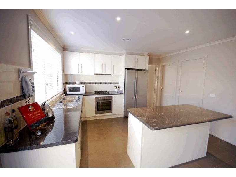 5 Merion Vista, Cranbourne VIC 3977