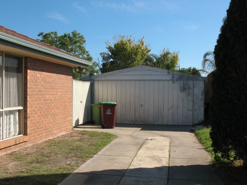 21 Wallace Road, Cranbourne VIC 3977