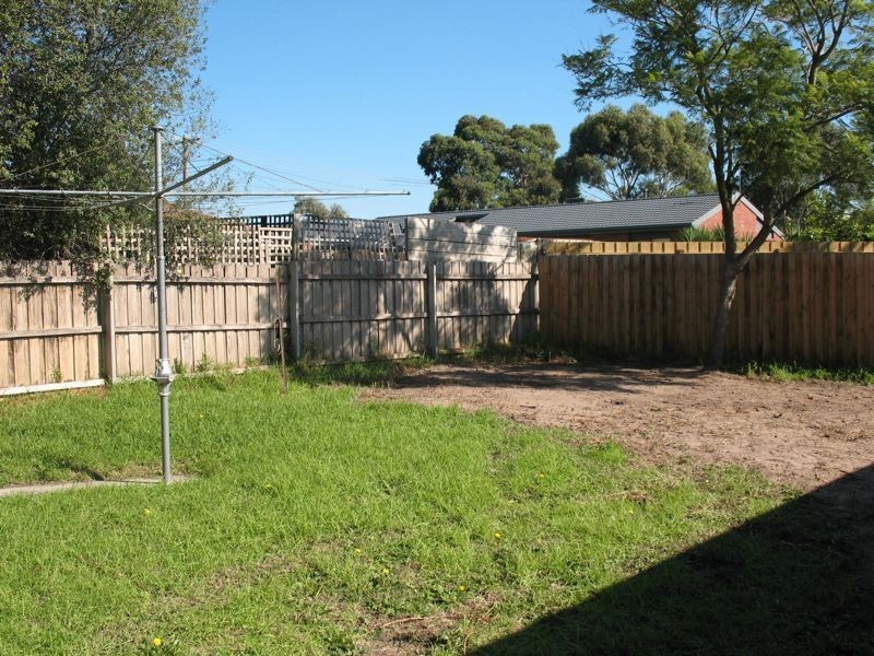 21 Wallace Road, Cranbourne VIC 3977