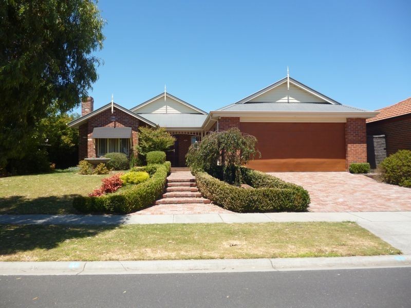 3 Stonehaven Avenue, Cranbourne VIC 3977