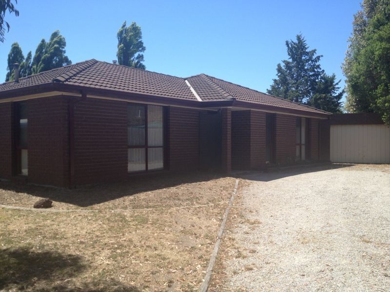 63 Endeavour Drive, Cranbourne North VIC 3977