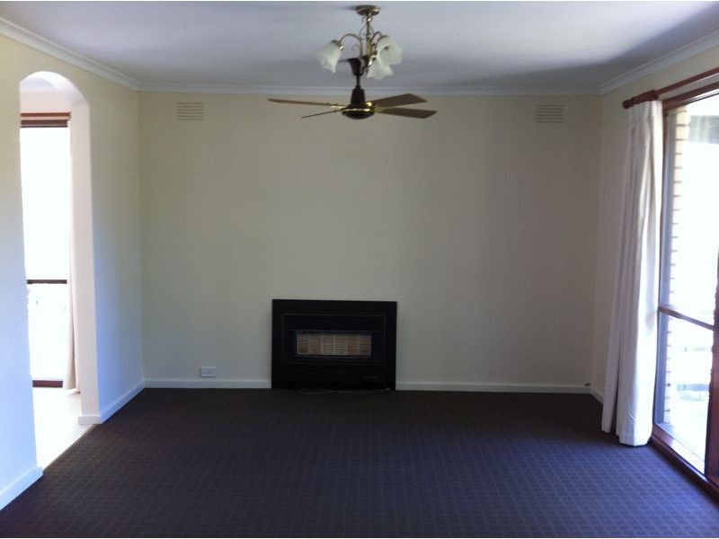 17 Scott Road, Cranbourne South VIC 3977