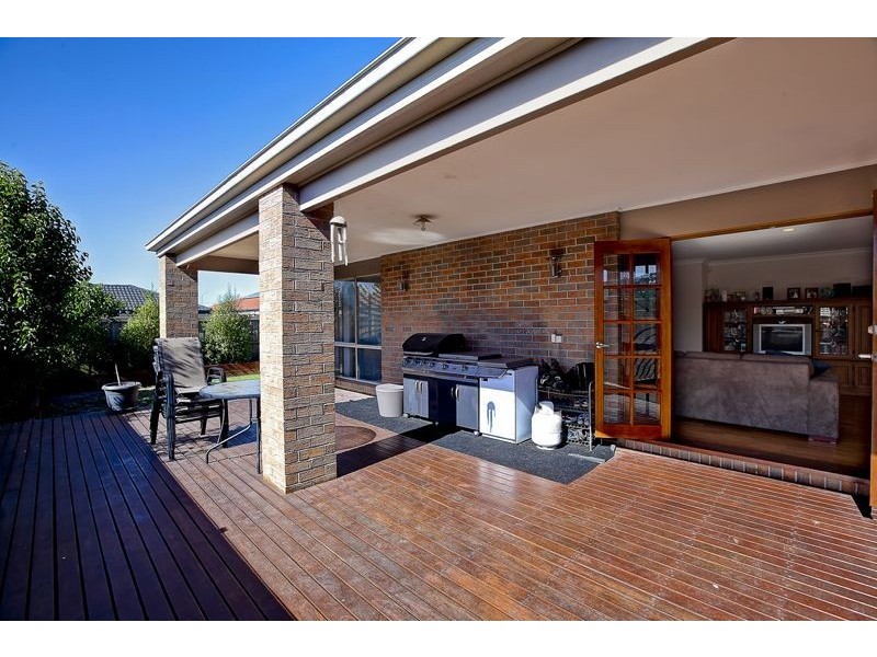 23 Honey Myrtle Way, Cranbourne VIC 3977