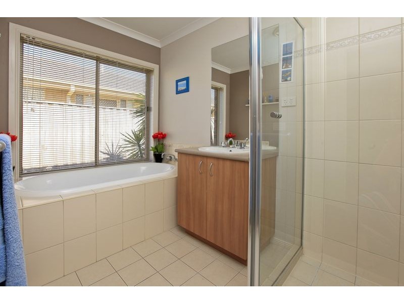 23 Honey Myrtle Way, Cranbourne VIC 3977