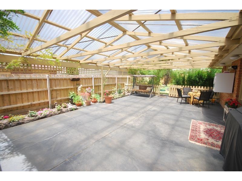 82 Lawless Drive, Cranbourne North VIC 3977