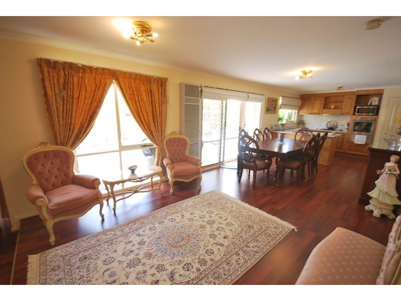 82 Lawless Drive, Cranbourne North VIC 3977