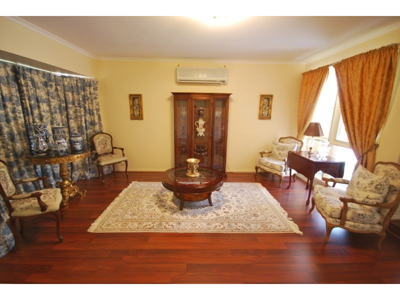 82 Lawless Drive, Cranbourne North VIC 3977