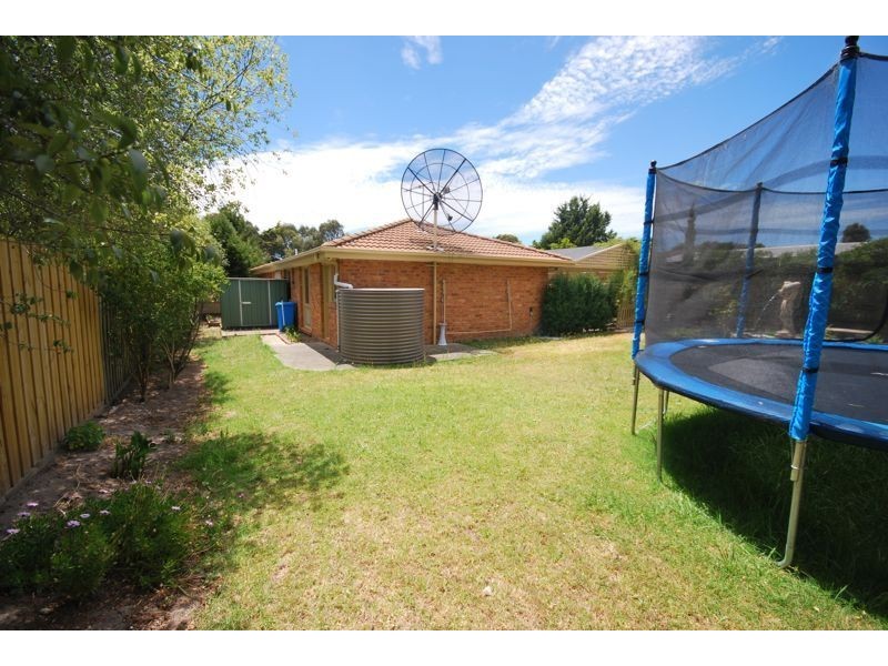 82 Lawless Drive, Cranbourne North VIC 3977