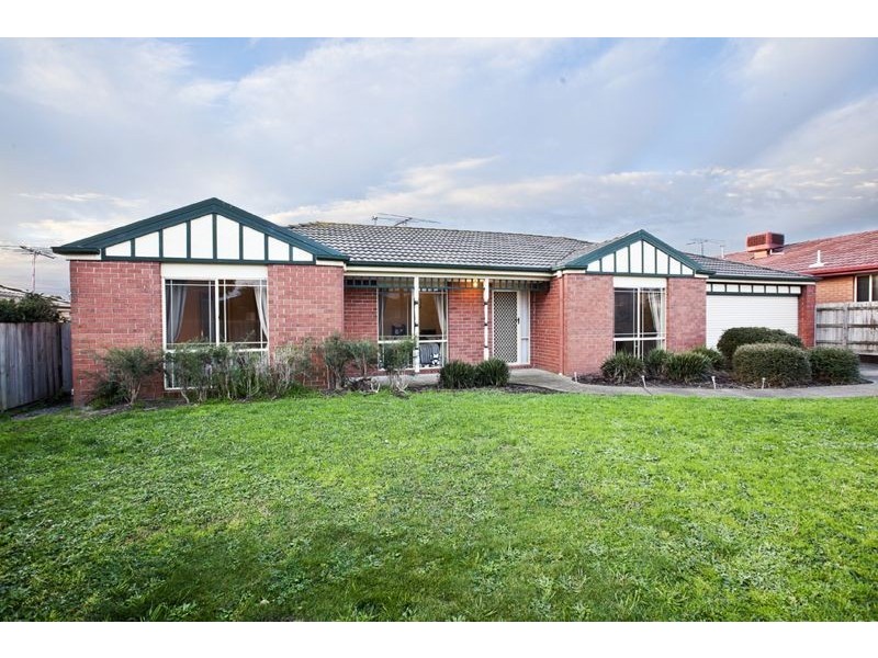 4 Hatten Place, Berwick VIC 3806