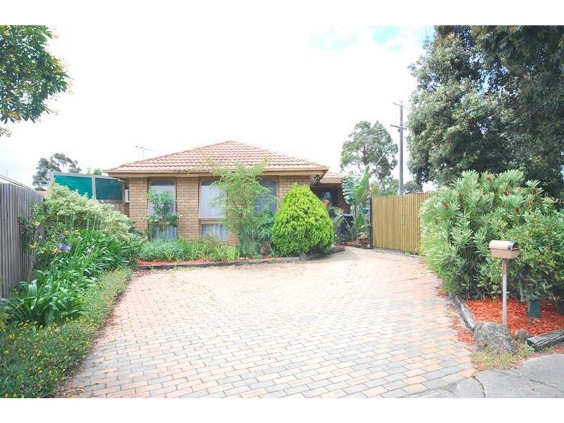 21 Isaac Smith Crescent, Cranbourne VIC 3977