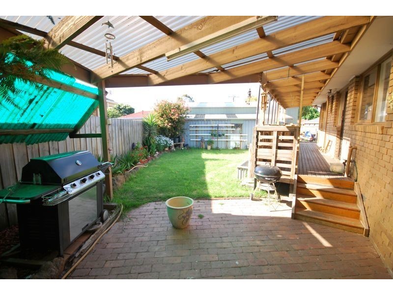 21 Isaac Smith Crescent, Cranbourne VIC 3977