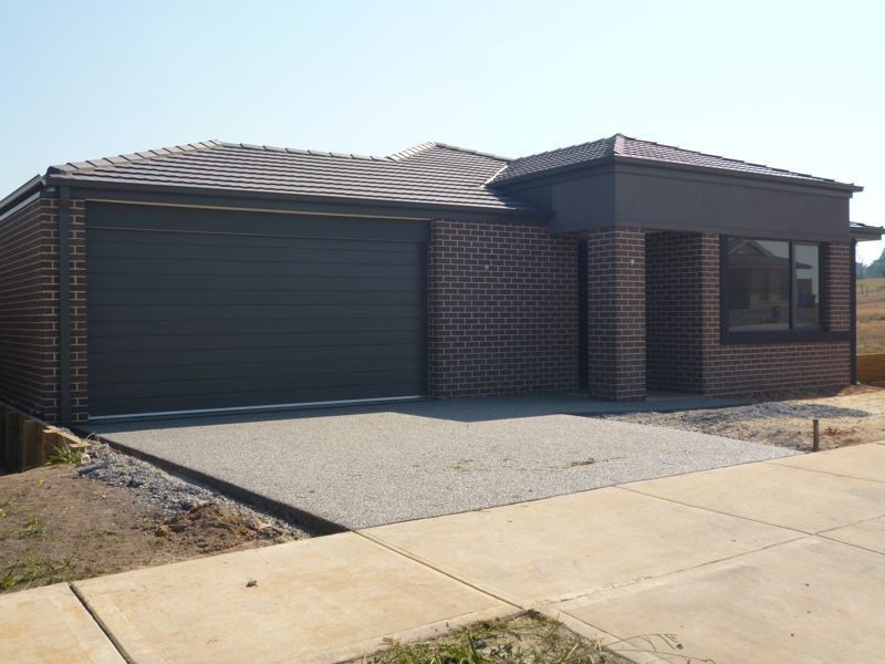 9 Scenic Drive, Clyde VIC 3978