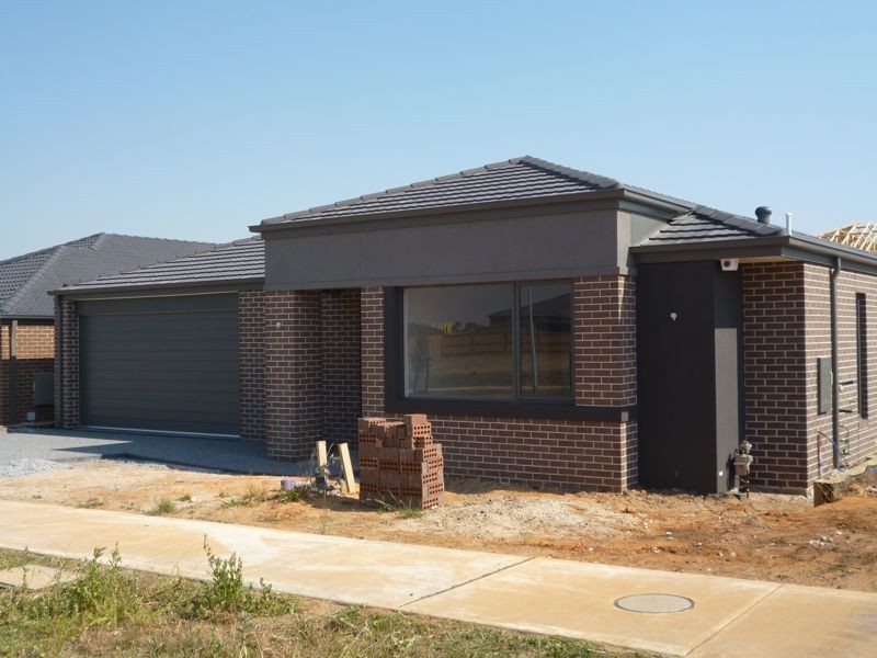 9 Scenic Drive, Clyde VIC 3978