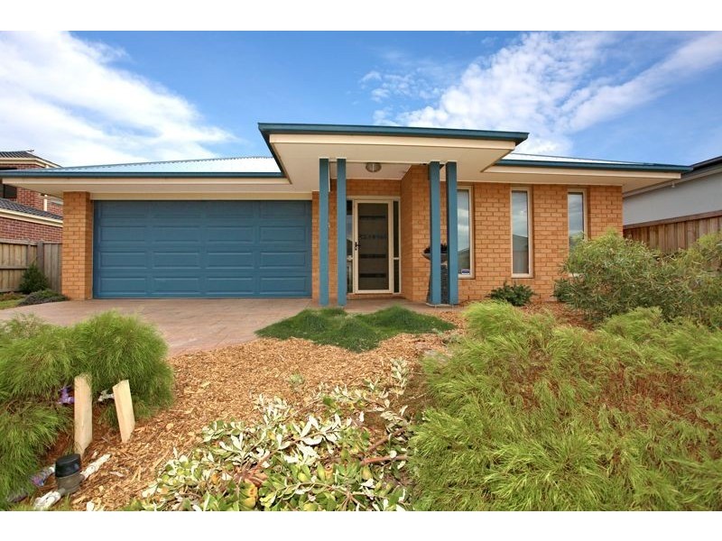 4 Yellowgum Avenue, Lyndhurst VIC 3975