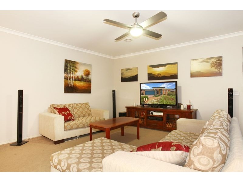 4 Yellowgum Avenue, Lyndhurst VIC 3975