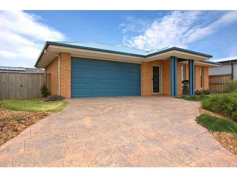 4 Yellowgum Avenue, Lyndhurst VIC 3975