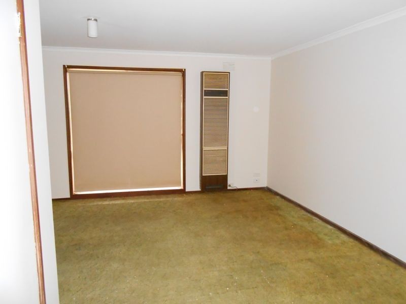 3/8 Lyall Street, Cranbourne VIC 3977